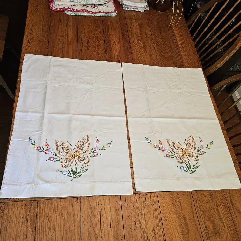 VTG Butterfly Hand Embroidered Pillowcases Cotton Pair Cottagecore Floral